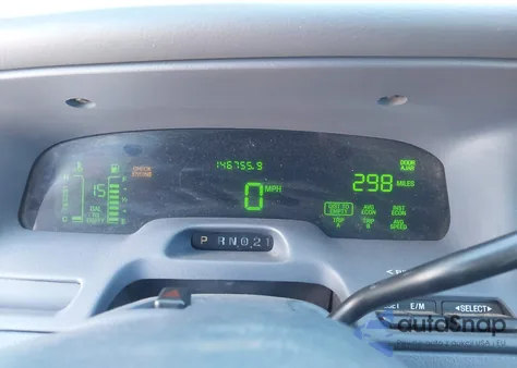 1998 Mercury Grand Marquis из США, поврежденный, VIN 2MEFM75W6WX698448